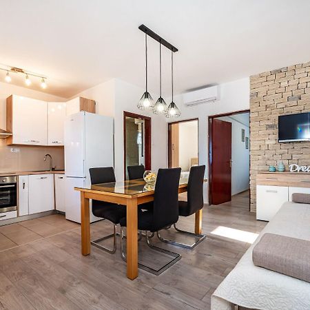 Apartments Dreamy - Free Parking Нин Экстерьер фото